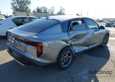 2025 Kia K4 Lxs из США, поврежденный, VIN 3KPFT4DE9SE010597